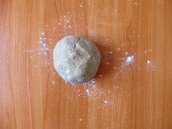 Ржаные лепешки на кефире - шаг 4