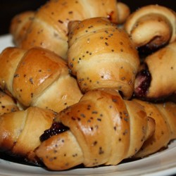 Дрожжевые рогалики с вареньем