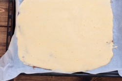 Рулет бисквитный с повидлом - шаг 7 Рулет бисквитный с повидлом - шаг 7