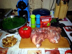 Рулет из индейки со шпинатом и орехами - шаг 1