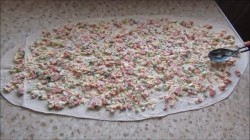 Рулет из лаваша с копченой колбасой и сыром - шаг 2