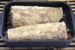 Рулет лаваш с фаршем в духовке - шаг 12