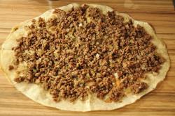 Рулет лаваш с фаршем в духовке - шаг 8