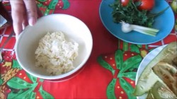 Рулетики из молодых кабачков с плавленым сыром - шаг 4