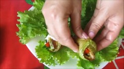 Рулетики из молодых кабачков с плавленым сыром - шаг 6