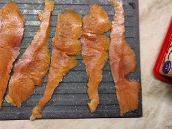 Рулетики из семги с творожным сыром - шаг 1