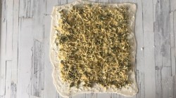 Рулетики из слоеного теста с сыром - шаг 10