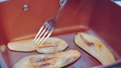 Рулеты из баклажан с творожной начинкой - шаг 4