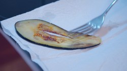 Рулеты из баклажан с творожной начинкой - шаг 5