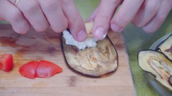 Рулеты из баклажан с творожной начинкой - шаг 7