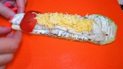 Рулеты из кабачков с курицей на шпажках - шаг 3