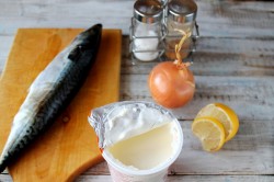 Рыба тушеная в сметане - шаг 1 Рыба тушеная в сметане - шаг 1