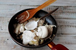 Рыба тушеная в сметане - шаг 7 Рыба тушеная в сметане - шаг 7