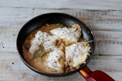 Рыба тушеная в сметане - шаг 8 Рыба тушеная в сметане - шаг 8