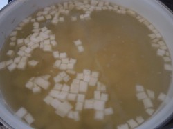 Рыбный суп уха из минтая - шаг 5 Рыбный суп уха из минтая - шаг 5