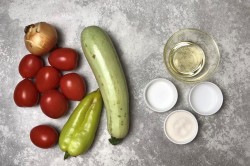 Анкл бенс из кабачков с помидорами - шаг 1 Анкл бенс из кабачков с помидорами - шаг 1