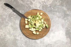 Анкл бенс из кабачков с помидорами - шаг 2 Анкл бенс из кабачков с помидорами - шаг 2