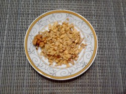 Салат Белочка с плавленным сыром - шаг 8