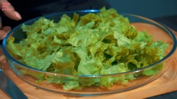 Салат Греческий с дунганским перцем и сыром фета - шаг 5