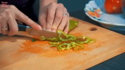 Салат Греческий с дунганским перцем и сыром фета - шаг 8