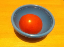 Салат из авокадо и помидоров - шаг 2 Салат из авокадо и помидоров - шаг 2