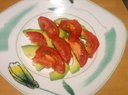 Салат из авокадо и помидоров - шаг 7 Салат из авокадо и помидоров - шаг 7