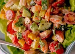 Салат из авокадо с креветками под греческим йогуртом - шаг 4 Салат из авокадо с креветками под греческим йогуртом - шаг 4