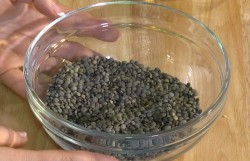 Салат из черной чечевицы с зеленью - шаг 1