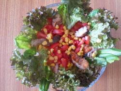 Салат из филе форели с кукурузой и помидорами - шаг 8