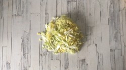 Салат с пекинской капустой и горошком из индейки - шаг 2 Салат с пекинской капустой и горошком из индейки - шаг 2