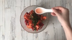 Салат из жареной индейки с фруктами - шаг 8