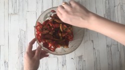 Салат из жареной индейки с фруктами - шаг 9