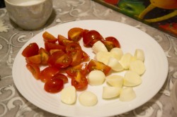 Салат из кальмаров и мидий с чипсами Жемчужина моря - шаг 2