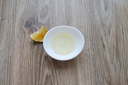 Салат из кальмаров консервированных с огурцами и яйцом - шаг 8