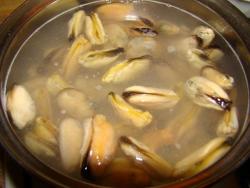 Салат из мидий с помидорами - шаг 2 Салат из мидий с помидорами - шаг 2