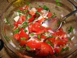 Салат из мидий с помидорами - шаг 9 Салат из мидий с помидорами - шаг 9