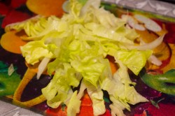 Салат из морепродуктов с сухариками Морской - шаг 2