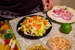 Салат из морепродуктов с сухариками Морской - шаг 5