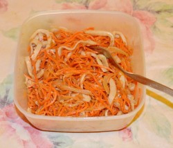 Салат Кальмары с корейской морковью - шаг 10