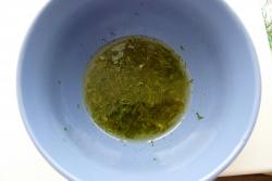 Салат крабовые палочки огурец без яиц на скорую руку - шаг 2 Салат крабовые палочки огурец без яиц на скорую руку - шаг 2