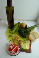 Салат крабовые палочки огурец без яиц на скорую руку - шаг 1 Салат крабовые палочки огурец без яиц на скорую руку - шаг 1