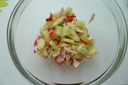 Салат крабовые палочки огурец без яиц на скорую руку - шаг 3 Салат крабовые палочки огурец без яиц на скорую руку - шаг 3