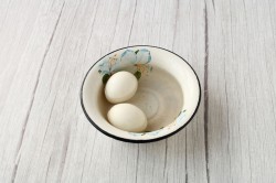 Салат с курицей грибами и картошкой - шаг 7