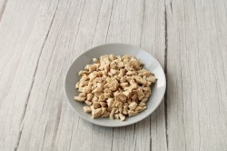 Салат с курицей грибами и картошкой - шаг 9