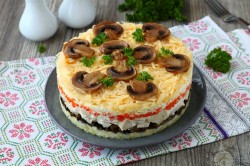 Салат с курицей грибами и картошкой - шаг 20