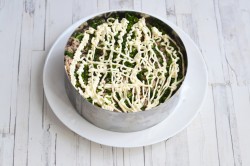 Салат Мимоза с рыбными консервами классический - шаг 13 Салат Мимоза с рыбными консервами классический - шаг 13