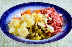 Салат Московский с копченой колбасой - шаг 6 Салат Московский с копченой колбасой - шаг 6