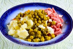 Салат Московский с копченой колбасой - шаг 7 Салат Московский с копченой колбасой - шаг 7