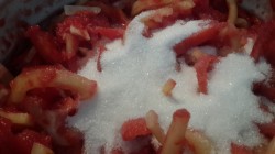 Салат из баклажанов перца помидоров на зиму - шаг 3