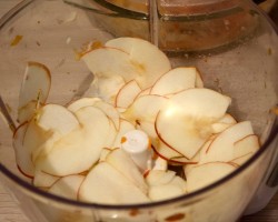 Капуста с болгарским перцем и яблоками - шаг 4 Капуста с болгарским перцем и яблоками - шаг 4